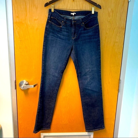 EILEEN FISHER Sz 8 Classic  Cut Mom Style Jeans Mid-Wash - Picture 1 of 3